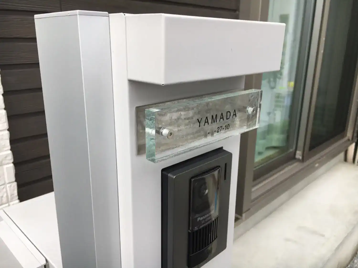 ガラス職人がつくる透明度の高い、まるで氷のようなガラス表札【hf-c01】