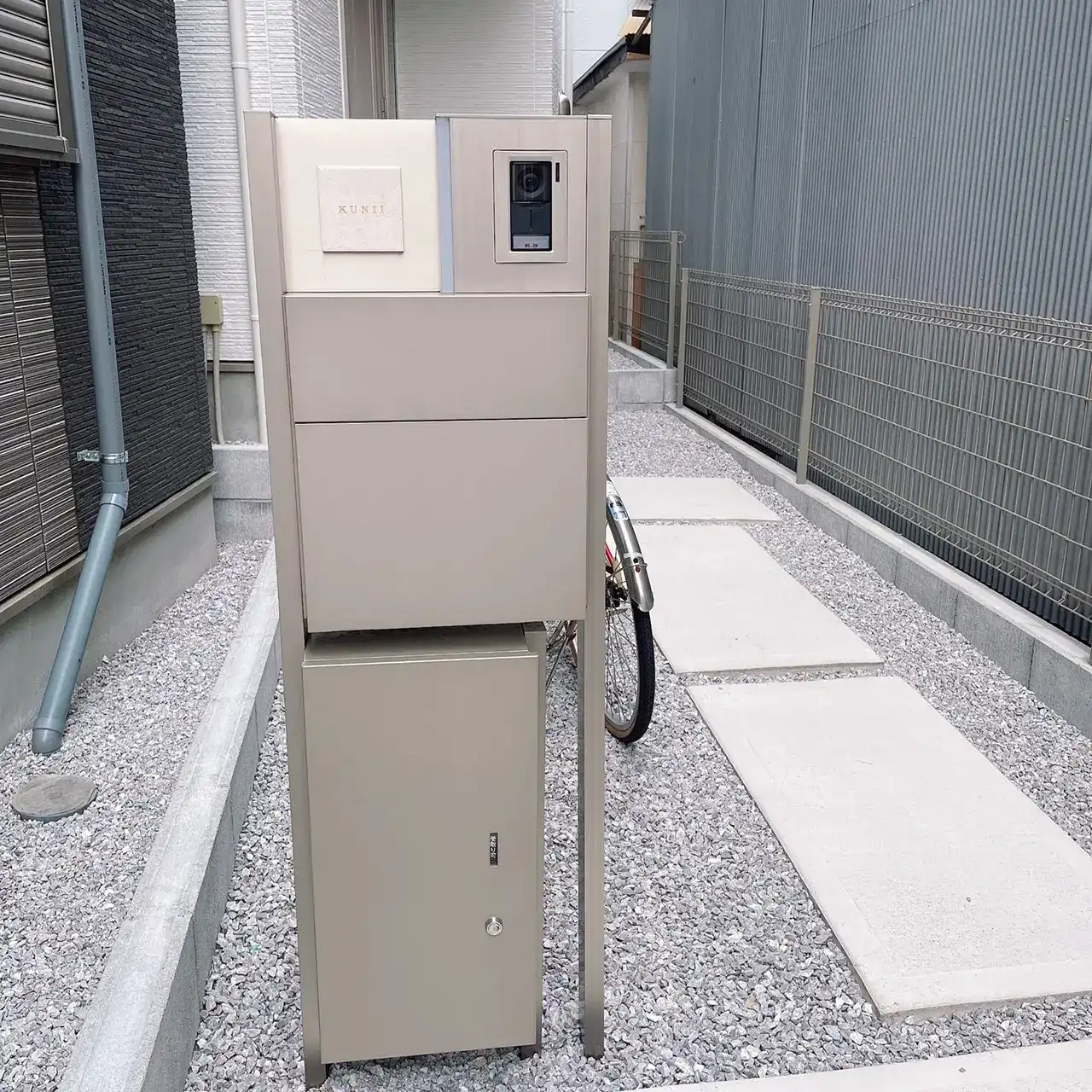 かわいい手のひらサイズで設置スペースの限られた機能門柱などにおすすめタイル表札【HSM-14】