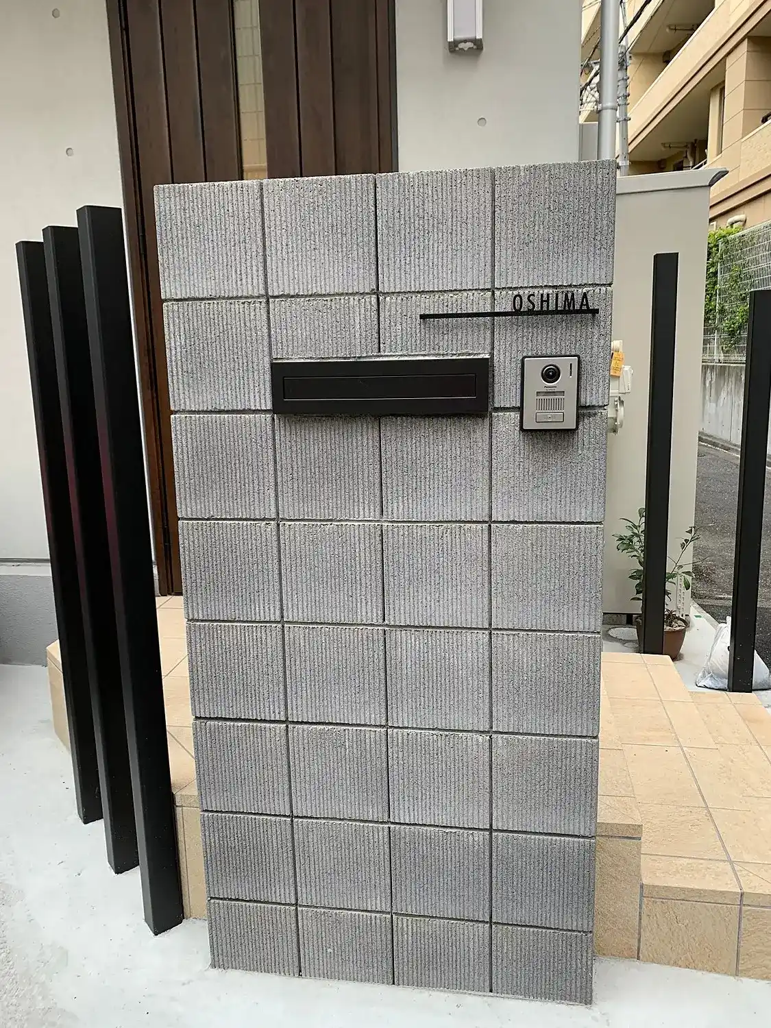 シンプルボーダーラインのレーザーカットステンレス表札【LCS-33】