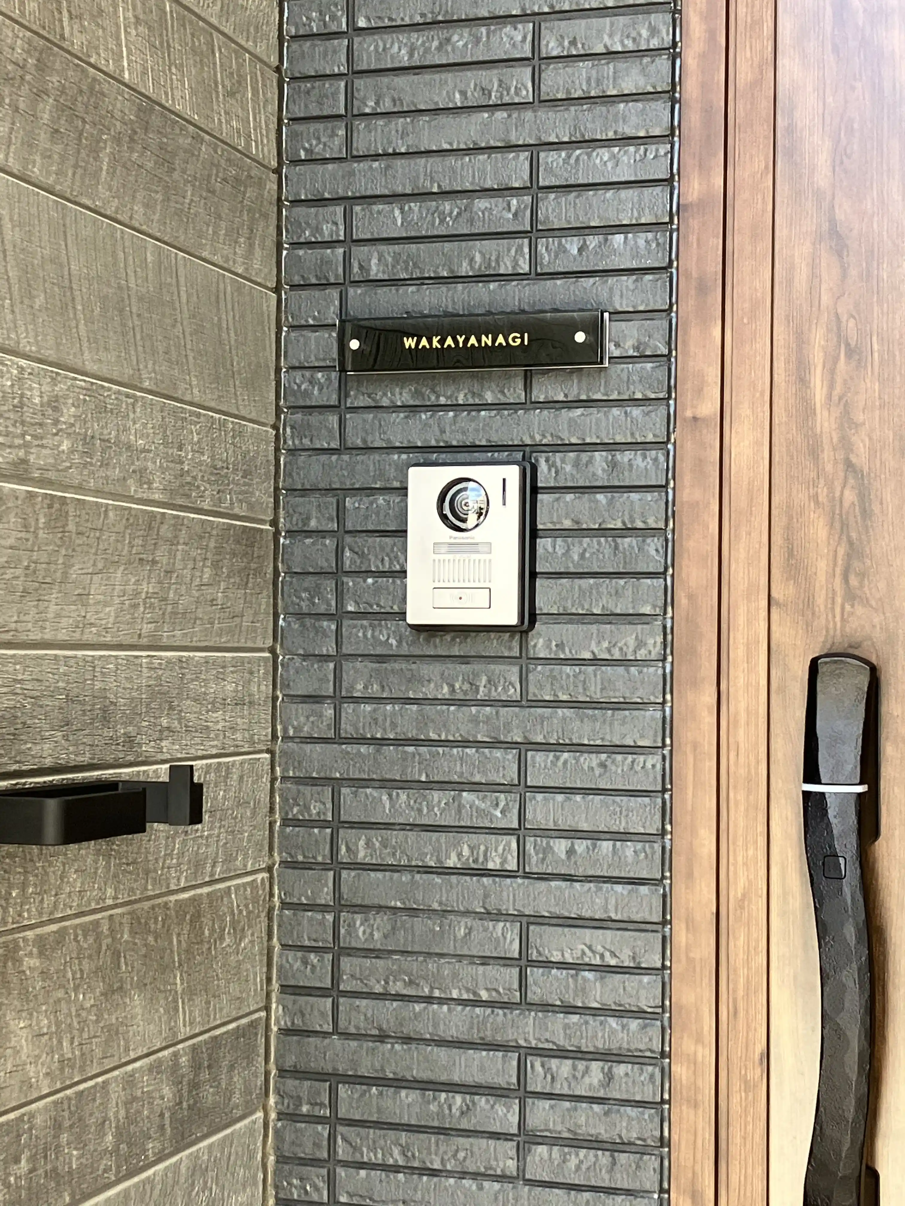 ガラス職人がつくる透明度の高い、まるで氷のようなガラス表札【hf-c01】