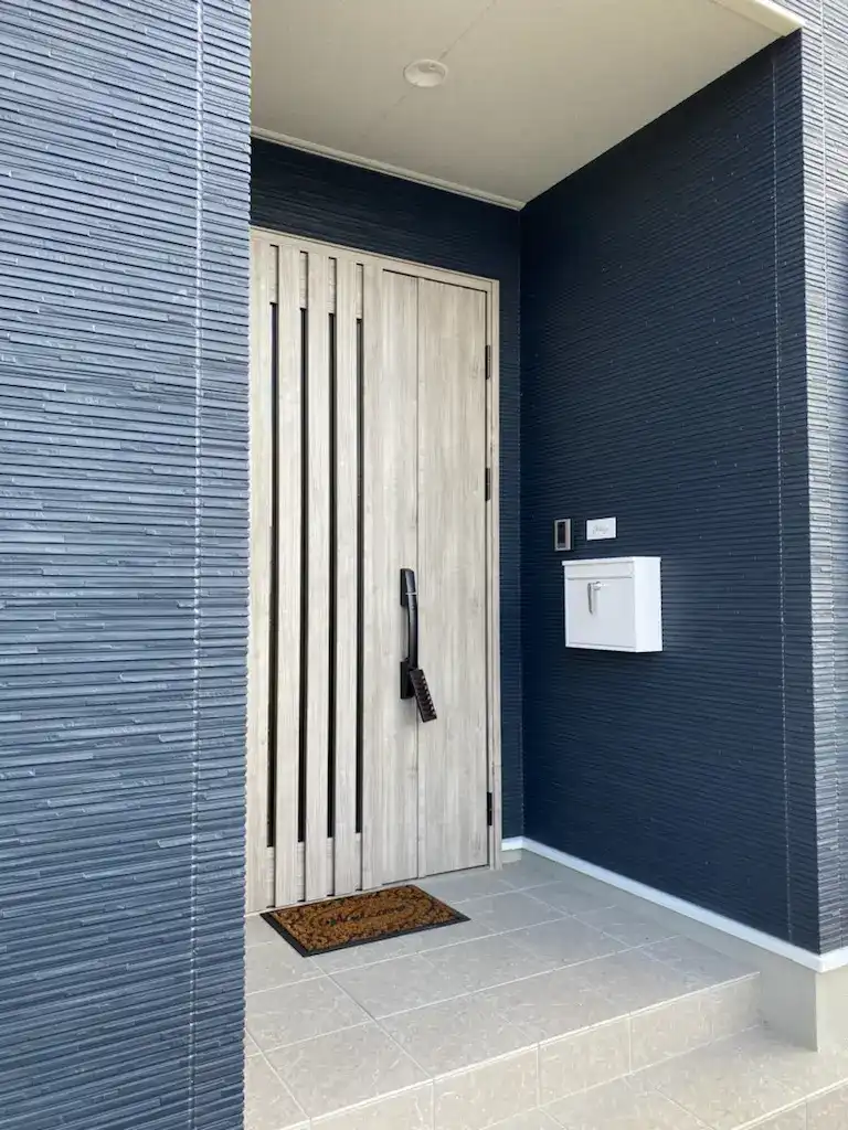 今っぽいニュアンスカラーが瑞々しいおしゃれなタイル表札【hsm-13】