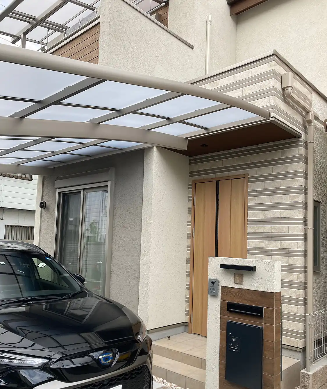 かわいい手のひらサイズで設置スペースの限られた機能門柱などにおすすめタイル表札【HSM-14】