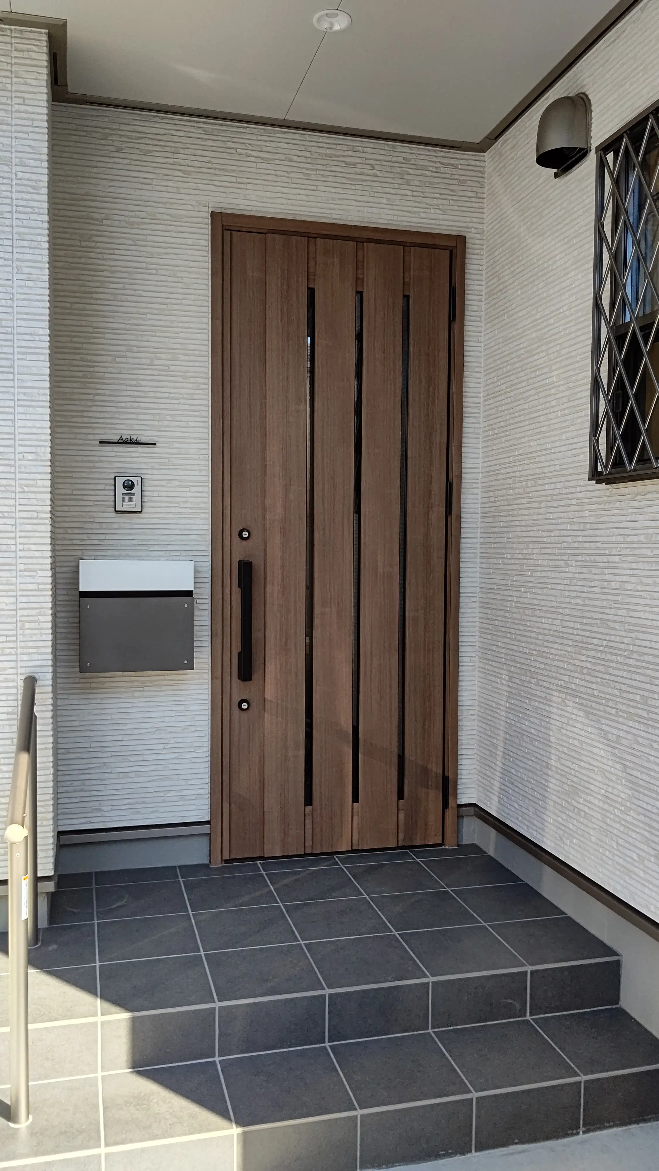 シンプルボーダーラインのレーザーカットステンレス表札【LCS-33】