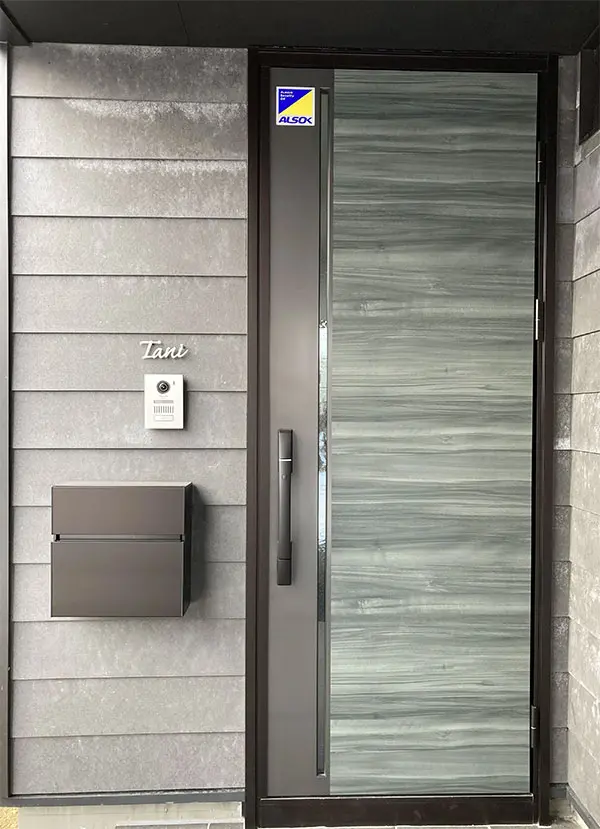 アンダーラインのないシンプルな切り文字レーザーカットステンレス表札【lcsr-02】