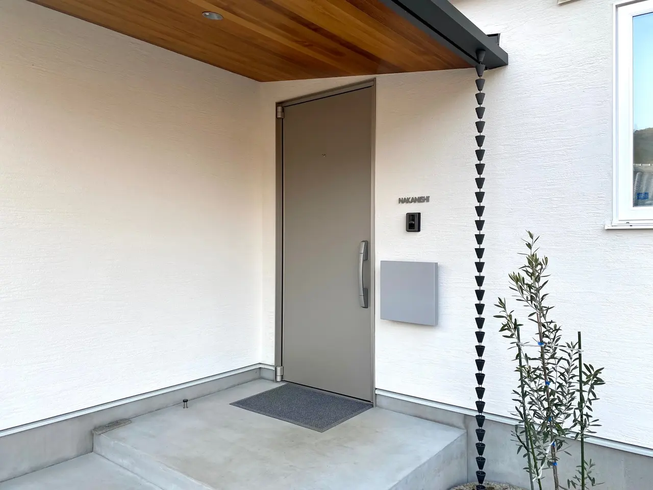 アンダーラインのないシンプルな切り文字レーザーカットステンレス表札【lcsr-01】