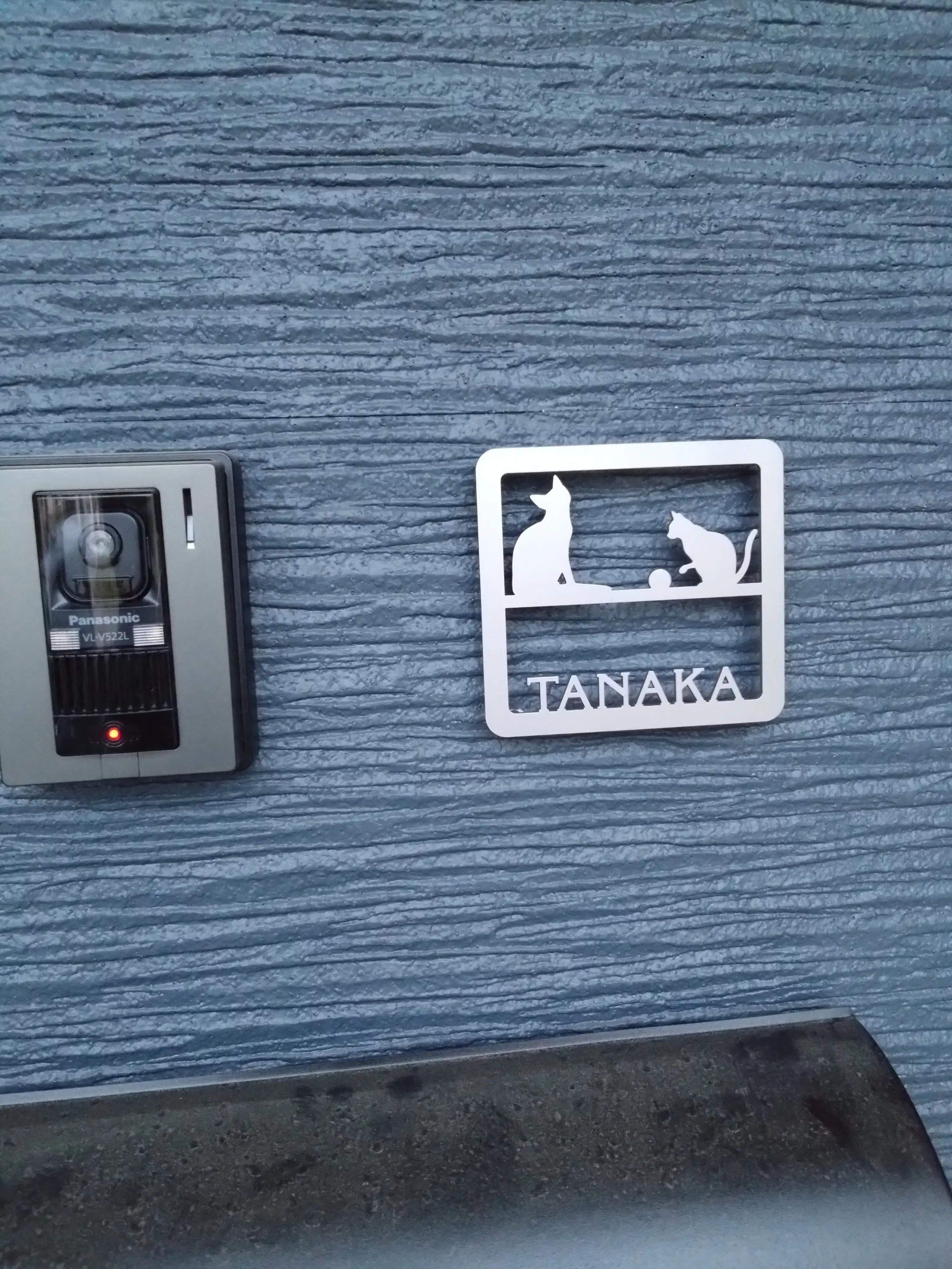 犬 猫 小鳥 ワンポイントや文字の配置が自由に選べる！かわいいレーザーカットステンレス表札【lcsa-01】