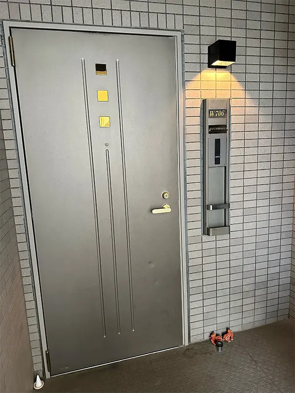 エントランスにひとつ上のクオリティを レーザーカット ステンレス マンション表札【LCSM-01】