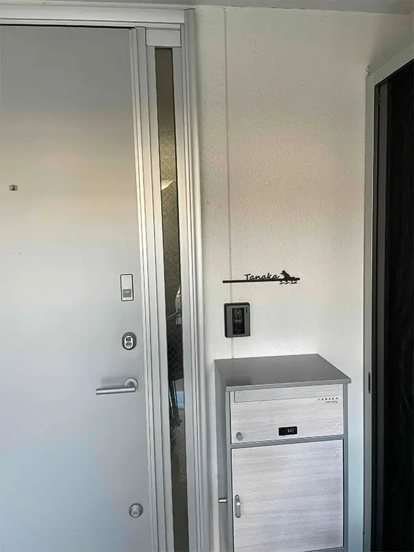 シンプルボーダーラインのレーザーカットステンレス表札【LCS-33】