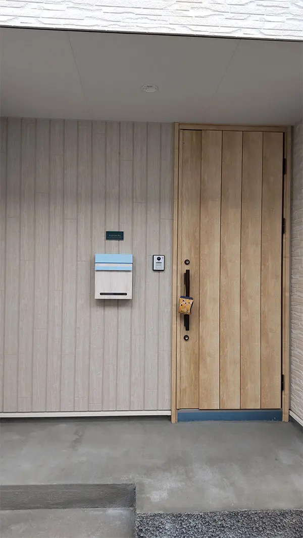 マットな質感が今っぽいニュアンスカラータイル表札【hsm-13b】