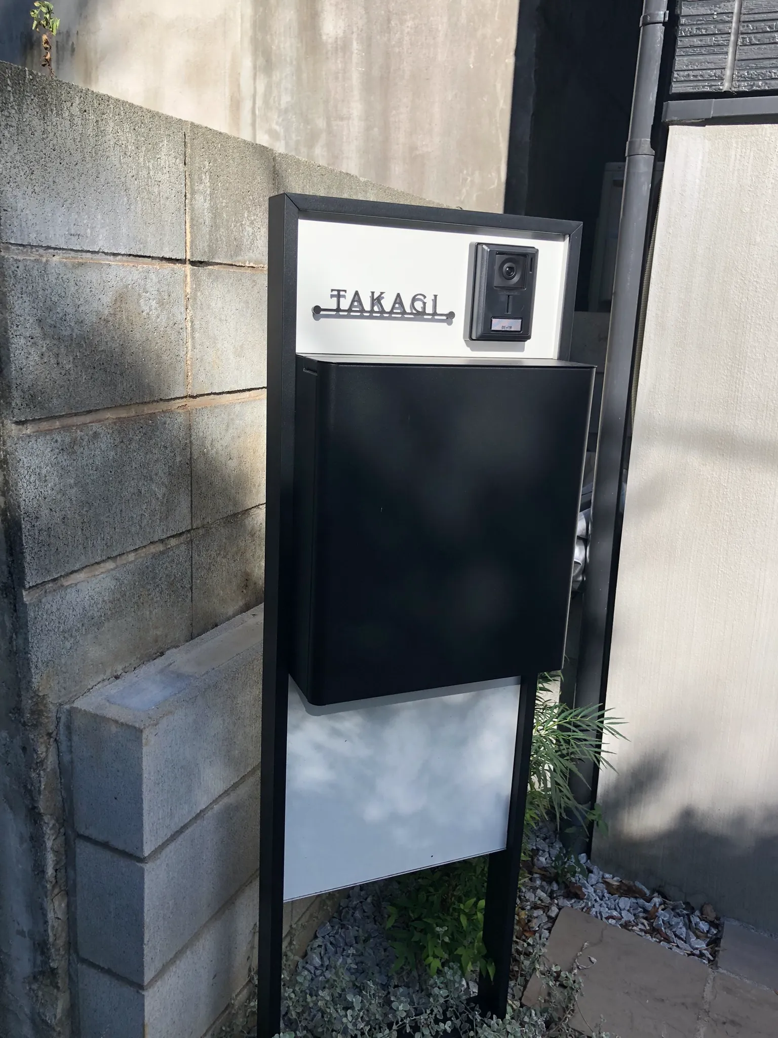 シンプルボーダーラインのレーザーカットステンレス表札【LCS-33】