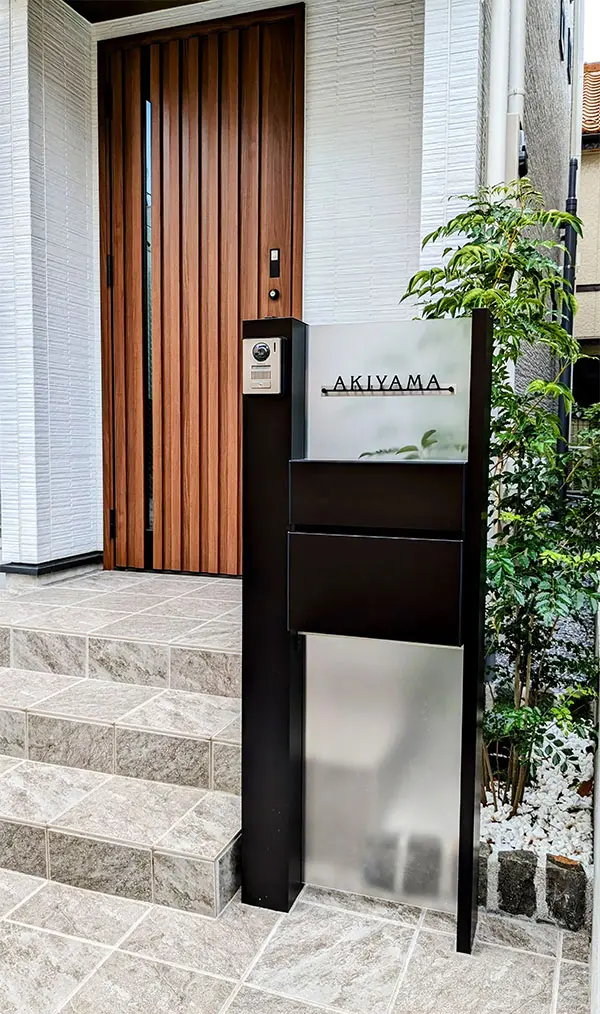 シンプルボーダーラインのレーザーカットステンレス表札【LCS-33】