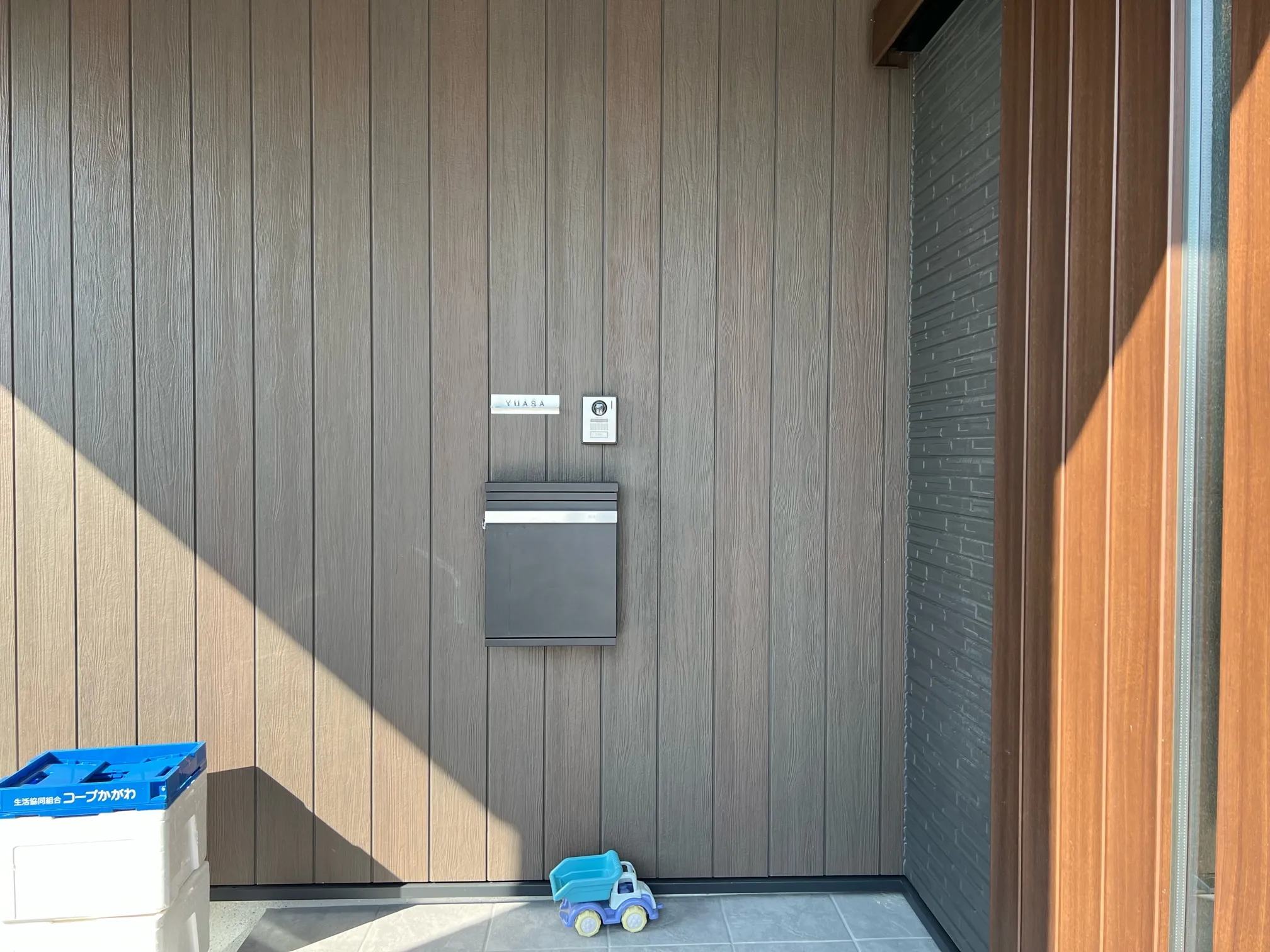 エントランスにひとつ上のクオリティを レーザーカット ステンレス マンション表札【LCSM-01】