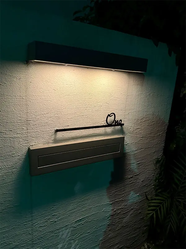 シンプルボーダーラインのレーザーカットステンレス表札【LCS-33】