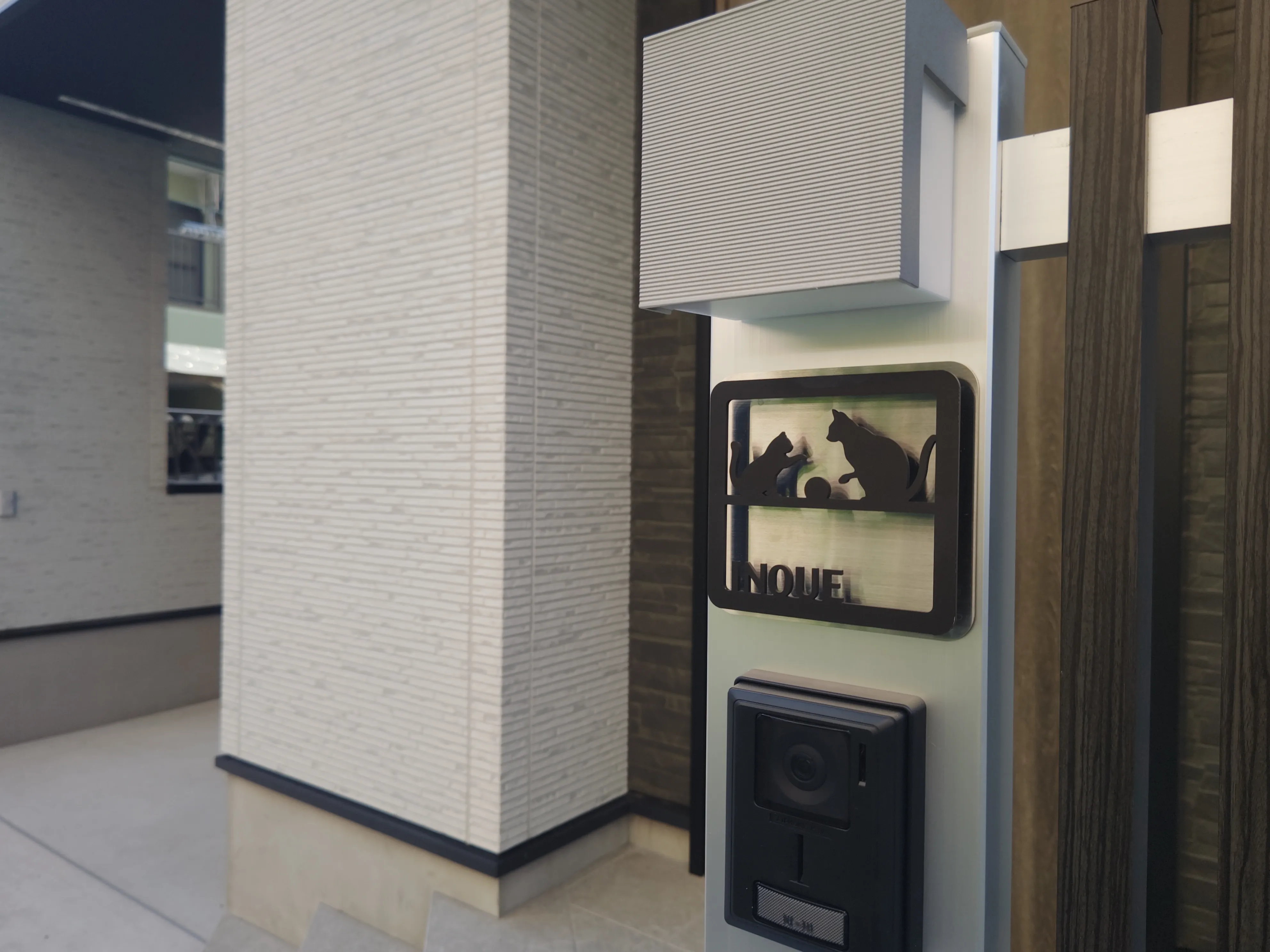 犬 猫 小鳥 ワンポイントや文字の配置が自由に選べる！かわいいレーザーカットステンレス表札【lcsa-01】