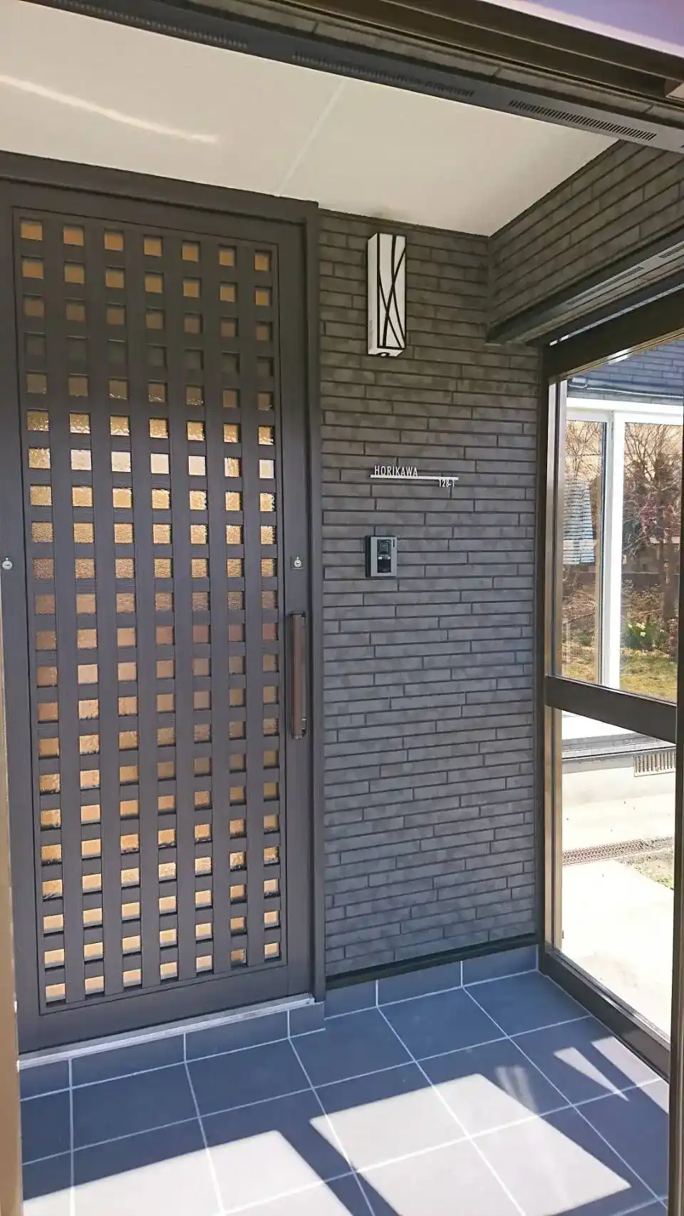 シンプルボーダーラインのレーザーカットステンレス表札【LCS-33】