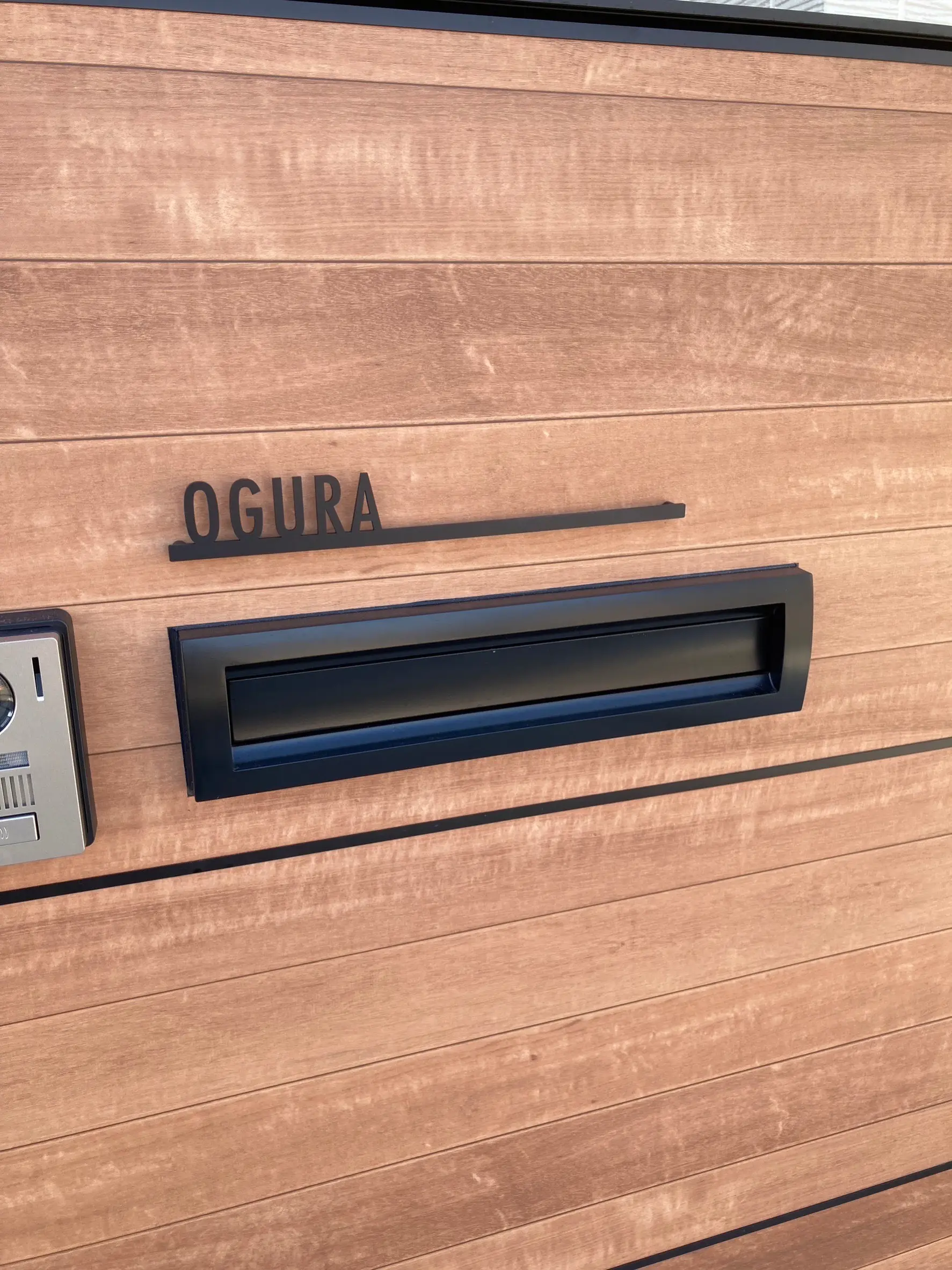 シンプルボーダーラインのレーザーカットステンレス表札【LCS-33】