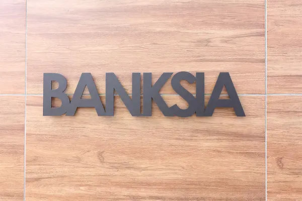 アンダーラインのないシンプルな切り文字レーザーカットステンレス表札【lcsr-01】