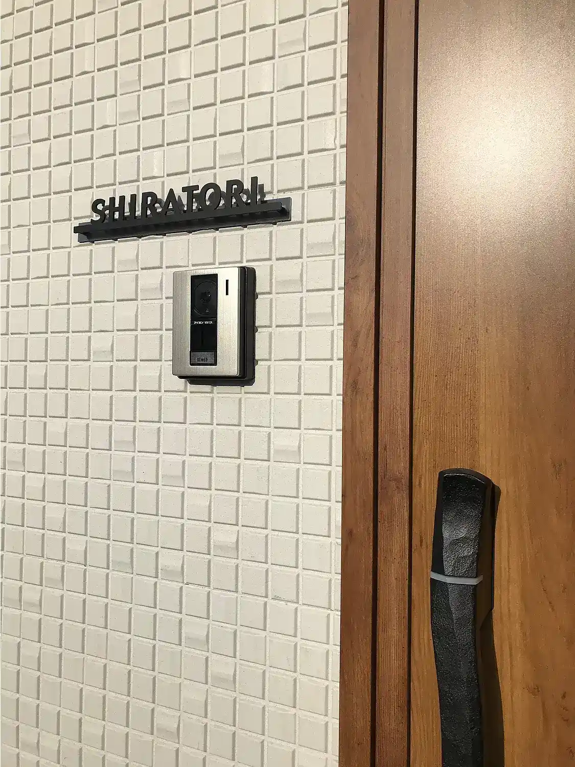 シンプルボーダーラインのレーザーカットステンレス表札【LCS-33】