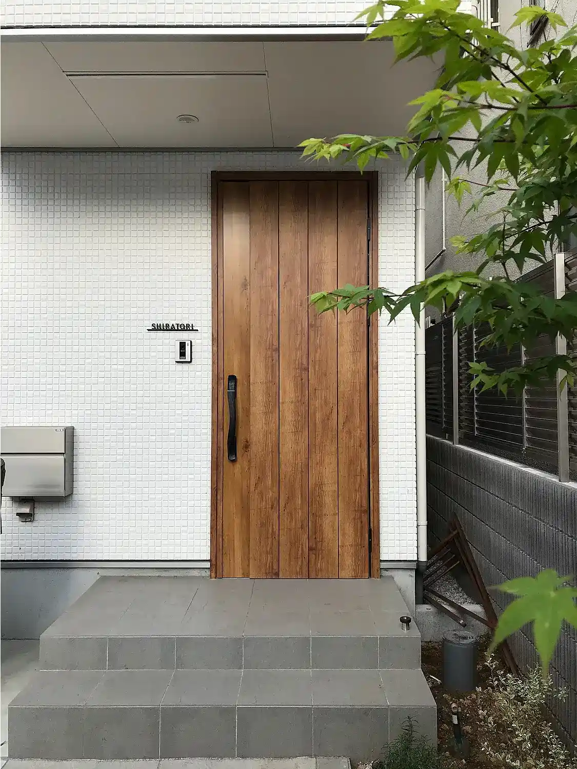 シンプルボーダーラインのレーザーカットステンレス表札【LCS-33】