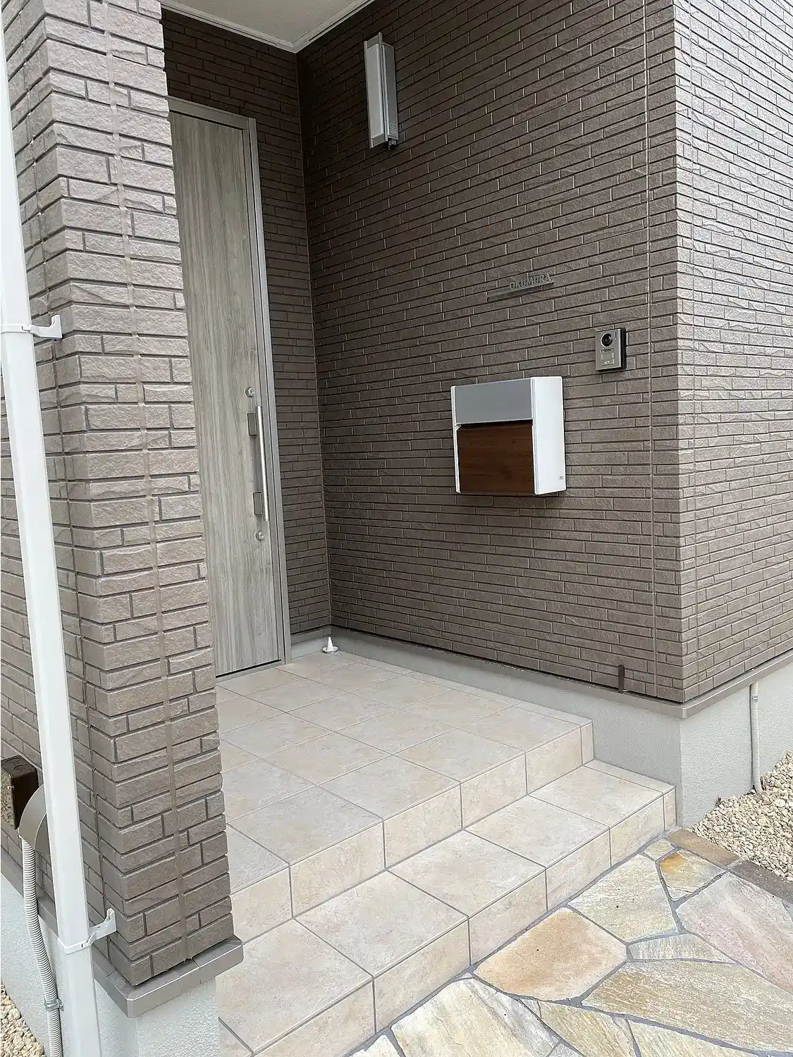 シンプルボーダーラインのレーザーカットステンレス表札【LCS-33】