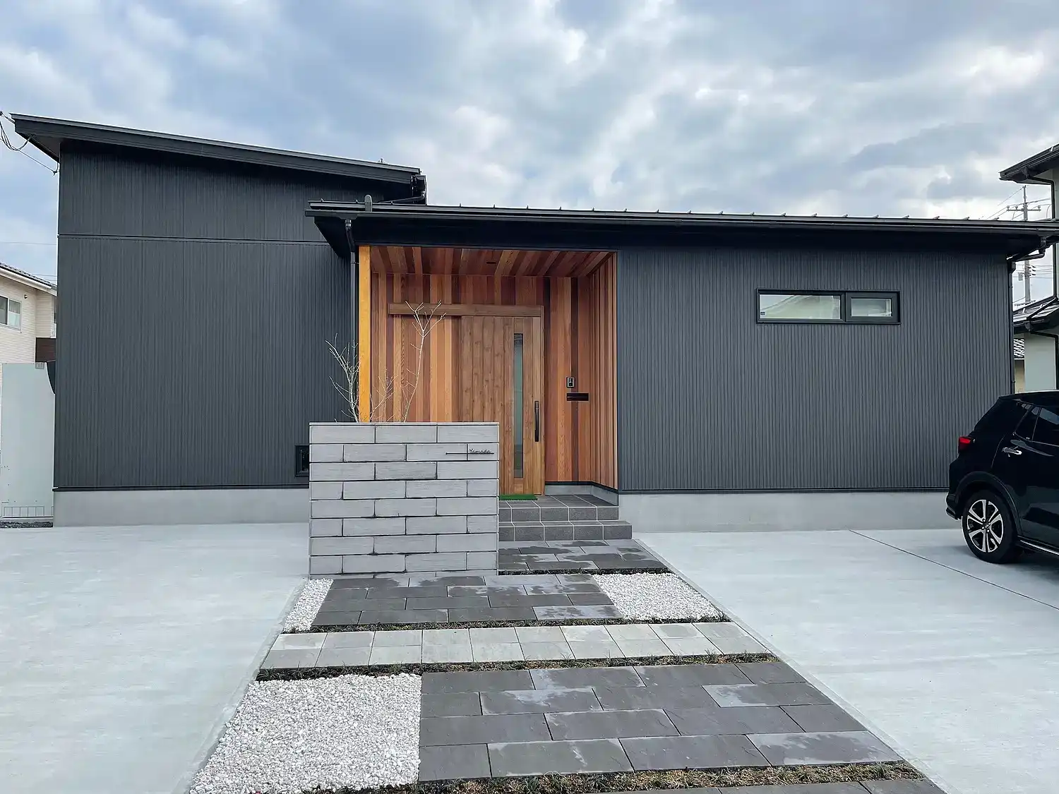 シンプルボーダーラインのレーザーカットステンレス表札【LCS-33】