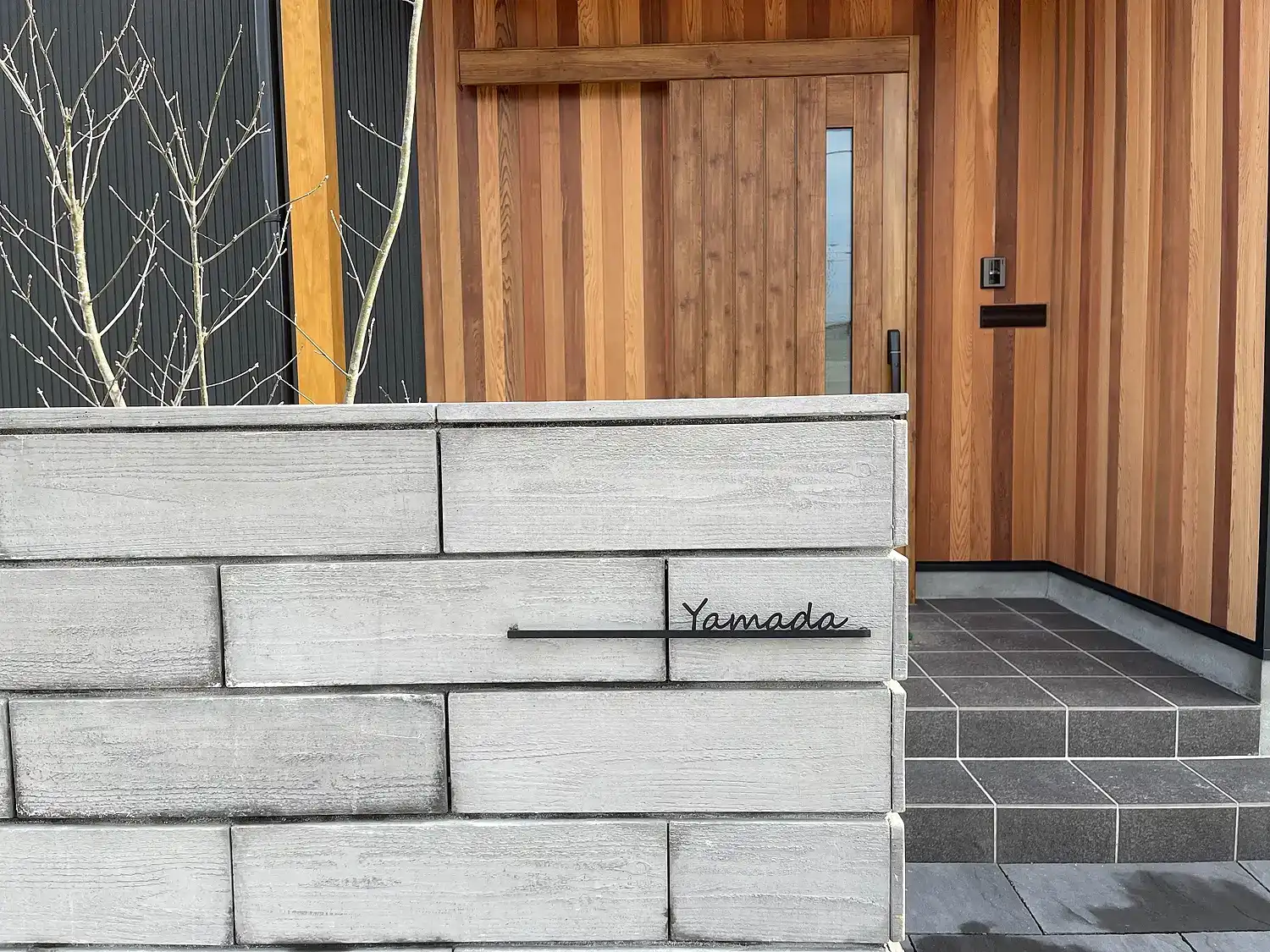 シンプルボーダーラインのレーザーカットステンレス表札【LCS-33】