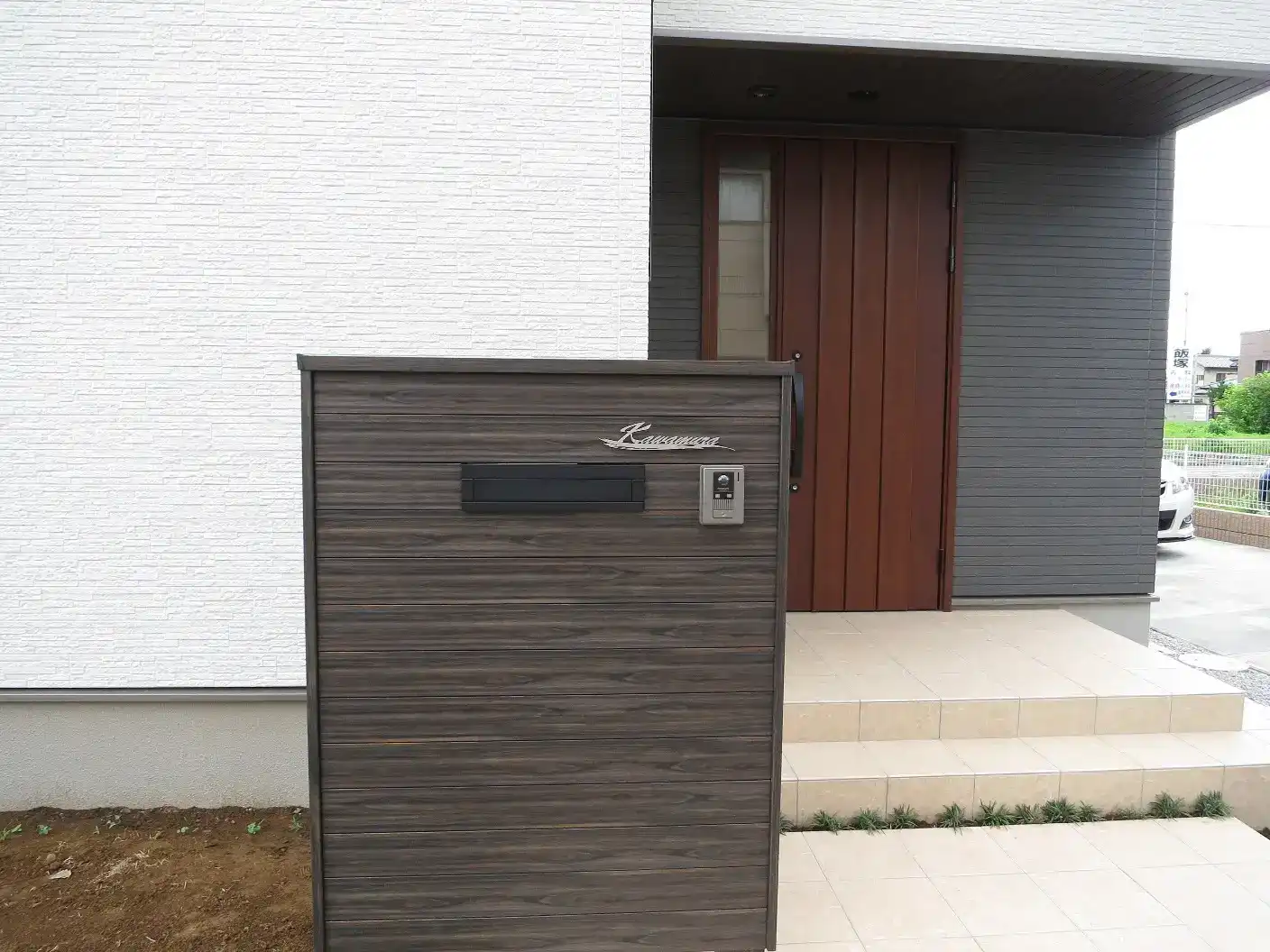 洗練された流れるデザイン レーザーカットステンレス表札【LCS-04】