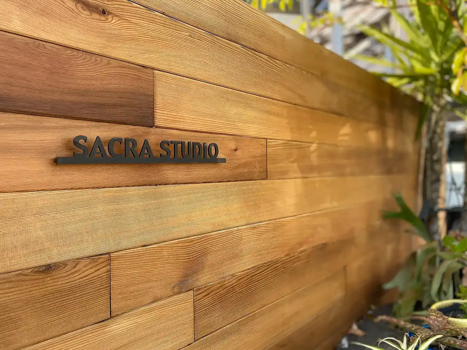 シンプルボーダーラインのレーザーカットステンレス表札【LCS-33】