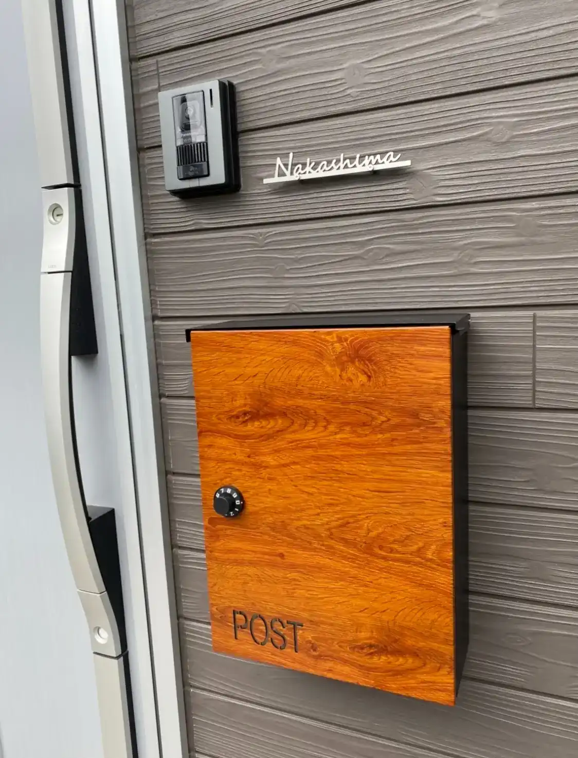 機能門柱に最適！コンパクトサイズのレーザーカットステンレス表札【LCSM-02】