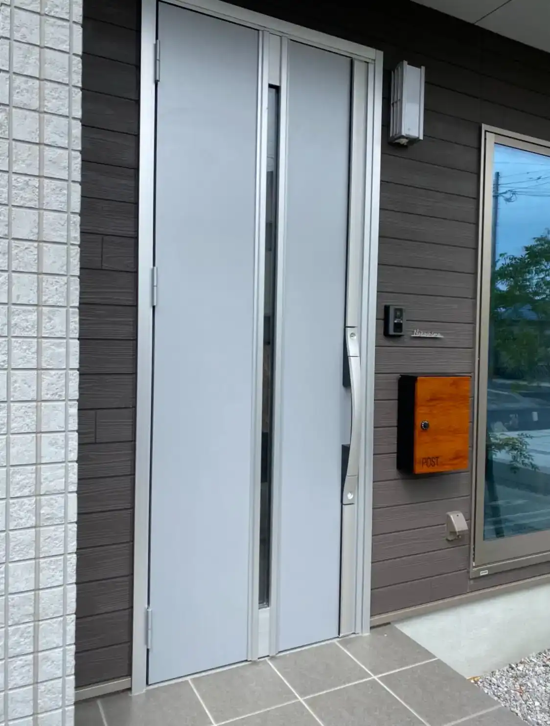 機能門柱に最適！コンパクトサイズのレーザーカットステンレス表札【LCSM-02】