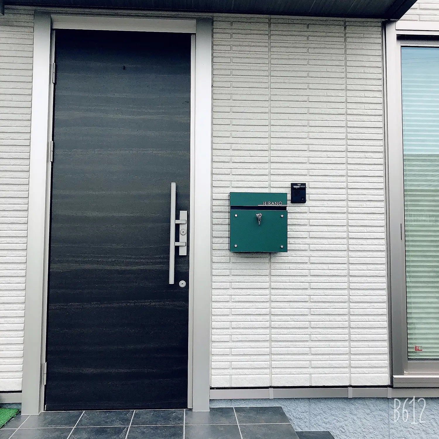 機能門柱に最適！コンパクトサイズのレーザーカットステンレス表札【LCSM-02】