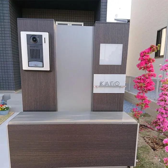 機能門柱に最適！コンパクトサイズのレーザーカットステンレス表札【LCSM-02】