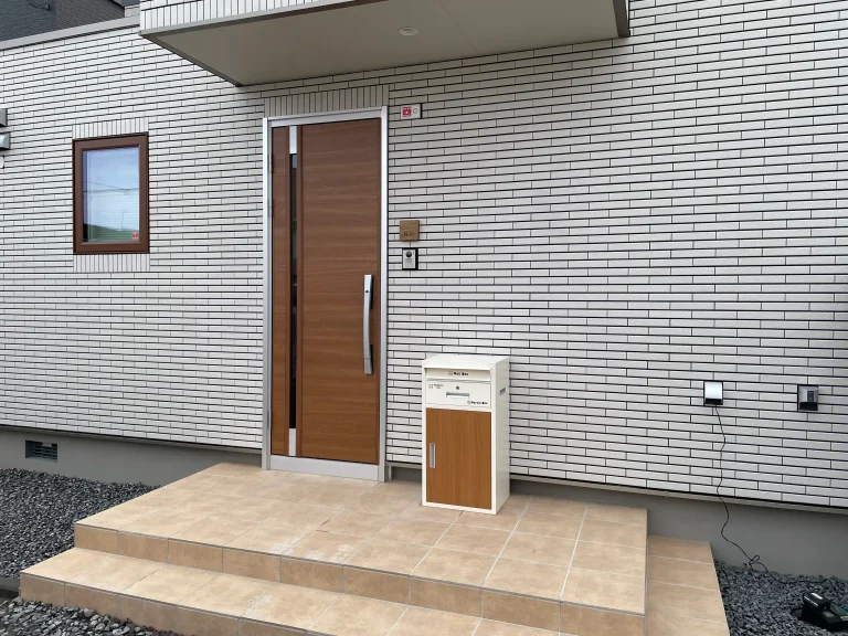 木製 マットな質感がおしゃれな温かみのある木の表札 mokree モクリー【hwd-01】