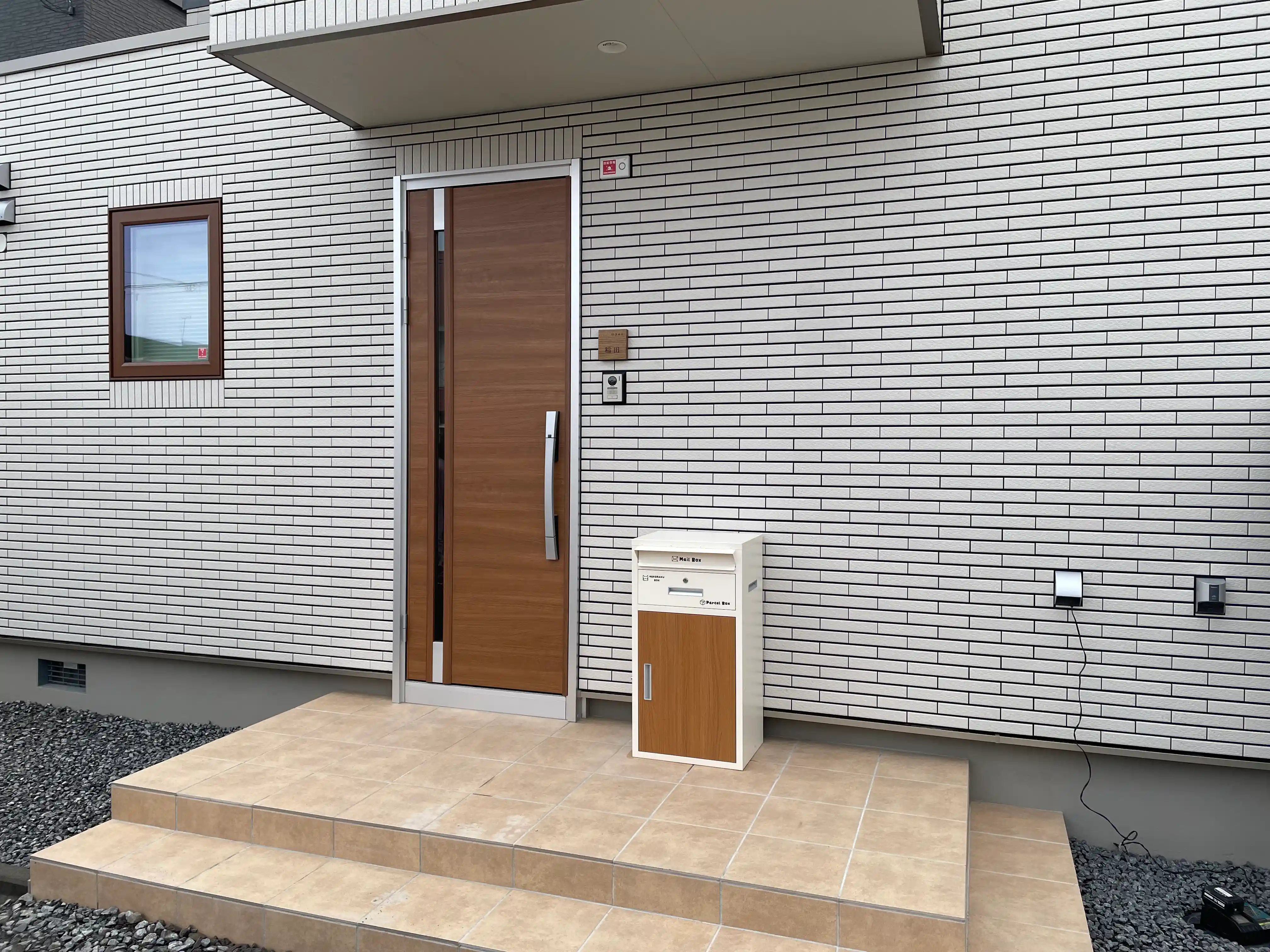 木製 マットな質感がおしゃれな温かみのある木の表札 mokree モクリー【hwd-01】