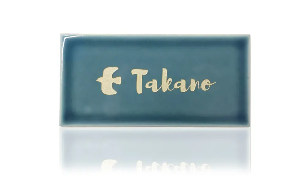 北欧風バードのワンポイントがついたブルーのタイル表札