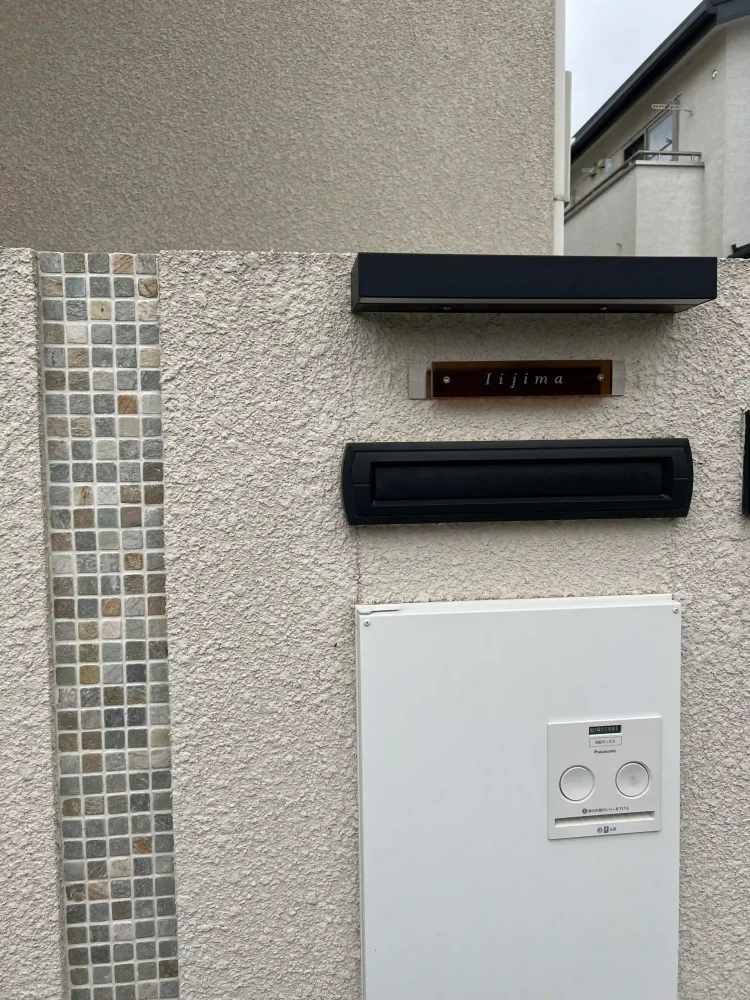 ガラス職人がつくる透明度の高い、まるで氷のようなガラス表札【hf-c01】
