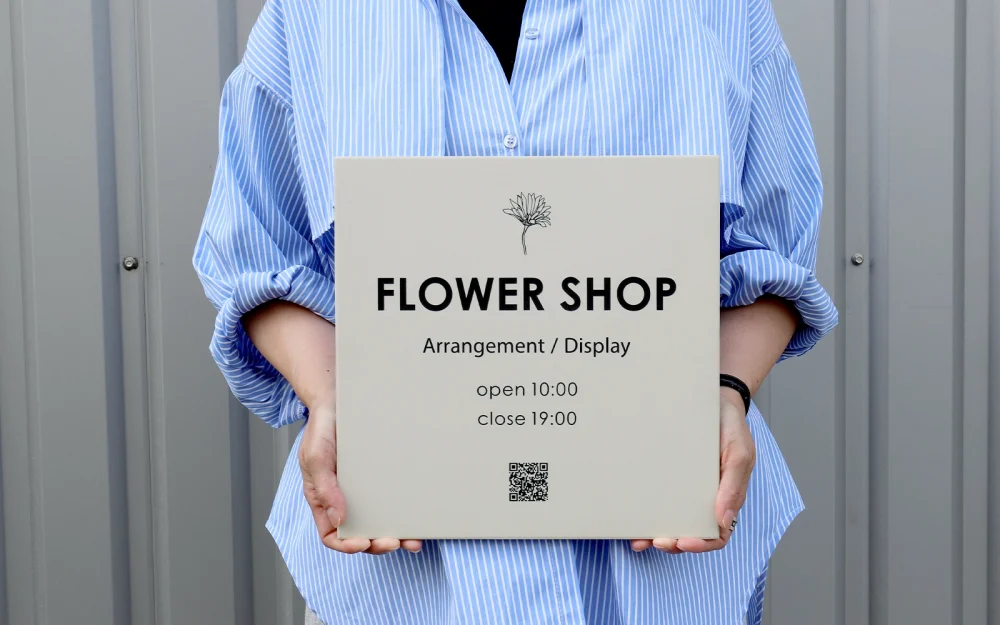 手頃なサイズのおしゃれなタイル看板