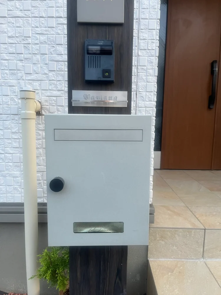 エントランスにひとつ上のクオリティを レーザーカット ステンレス マンション表札【LCSM-01】