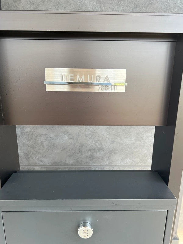 エントランスにひとつ上のクオリティを レーザーカット ステンレス マンション表札【LCSM-01】