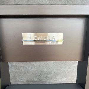 エントランスにひとつ上のクオリティを レーザーカット ステンレス マンション表札【LCSM-01】