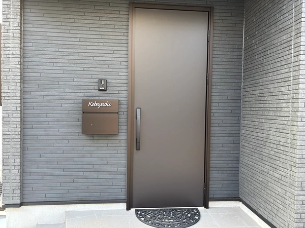 アンダーラインのないシンプルな切り文字レーザーカットステンレス表札【lcsr-02】