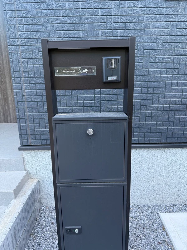 ガラス職人がつくる透明度の高い、まるで氷のようなガラス表札【hf-c01】